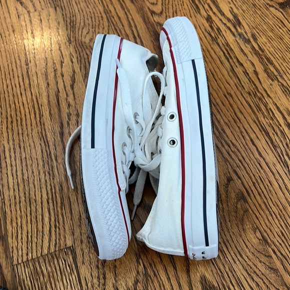 Woman’s Converse white sneakers, Size 6 - Picture 4 of 6
